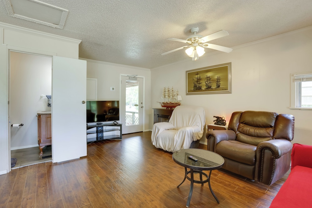 Bike & Hike On-site: Inviting Cleveland Retreat!