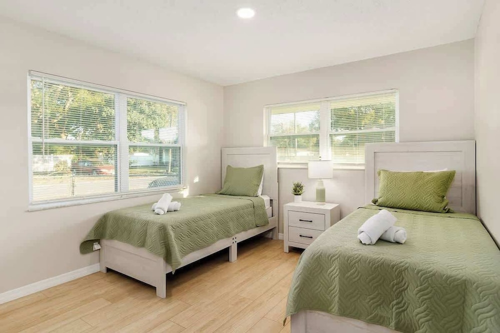 Spacious Duplex Zephyrhills #2