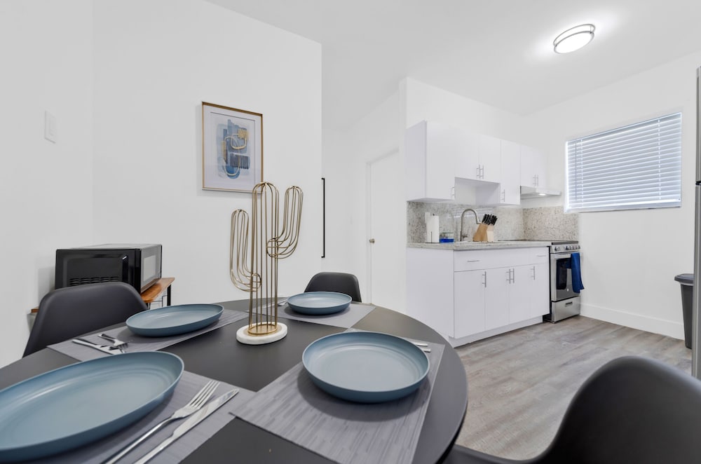 Cozy Haven Retreat in Little Havana