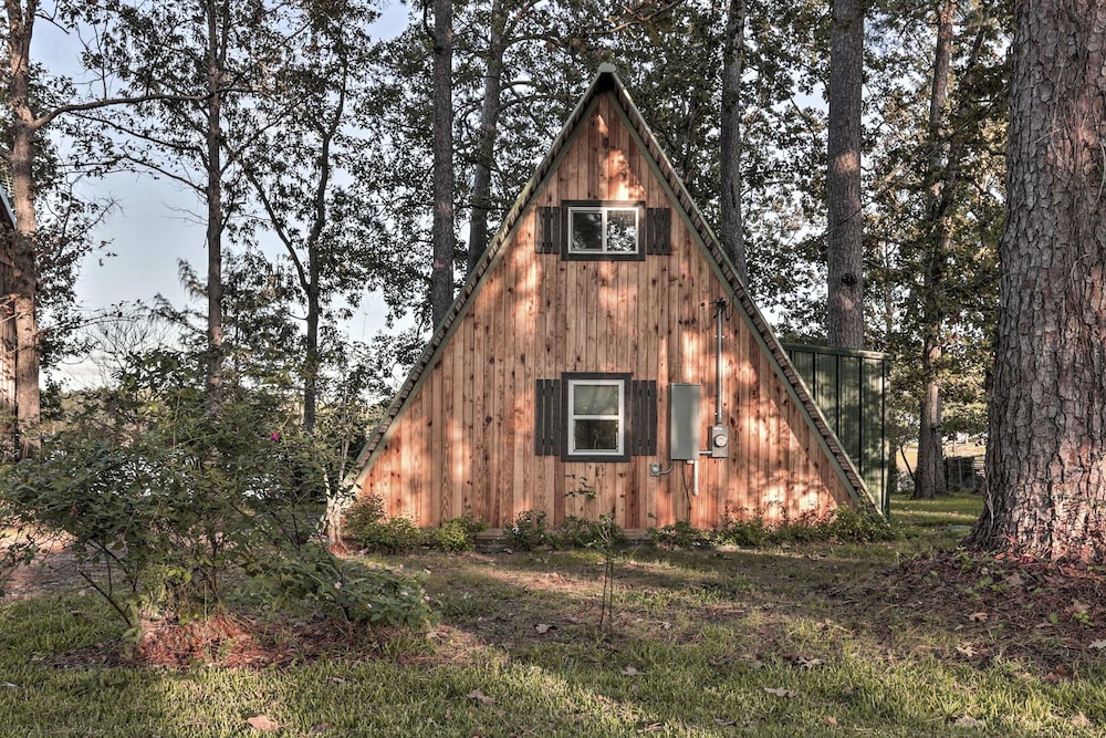 Cozy Toledo Bend A-frame w/ Waterfront Views! view 4
