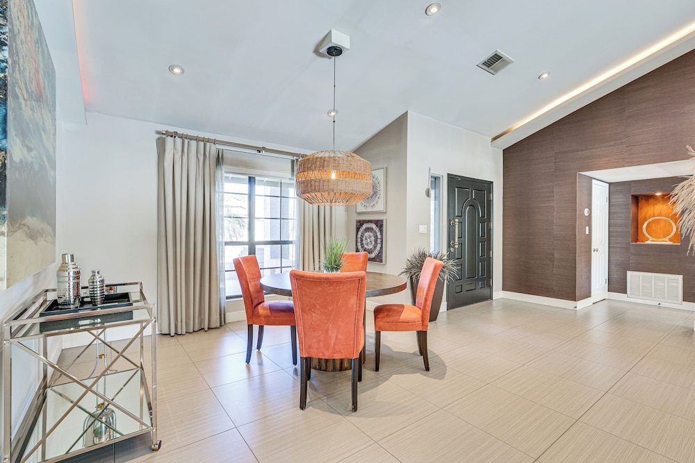 16 Mi to Dtwn: Phoenix Gem w/ Private Pool