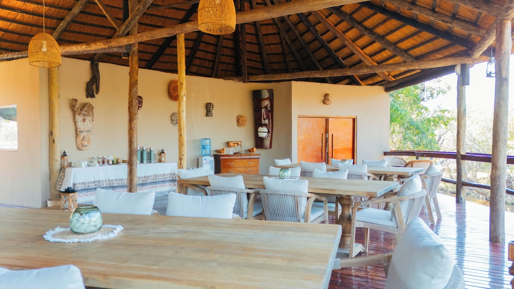 Mozhi Bushcamp