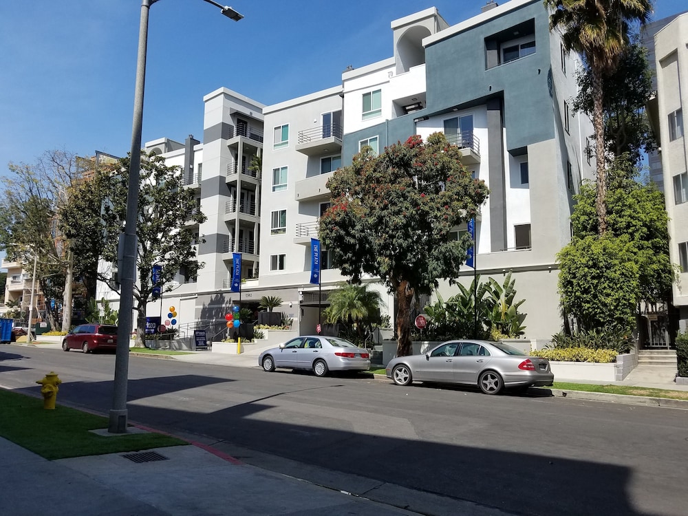 Prime Location For UCLA Students S209