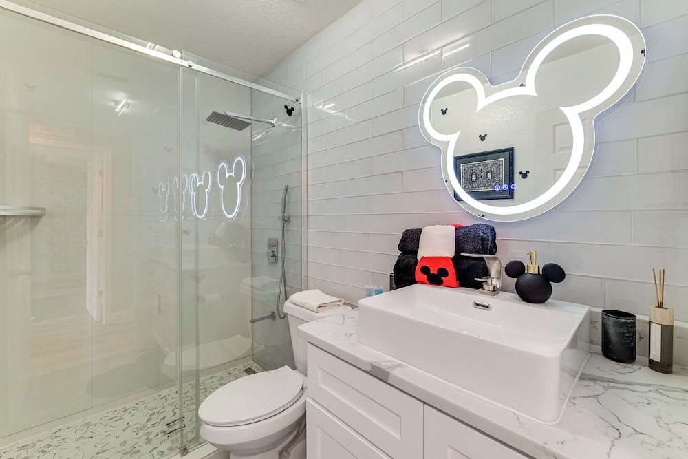 Regal Palms Gem Near Disney w/ Patio, Themed Rooms