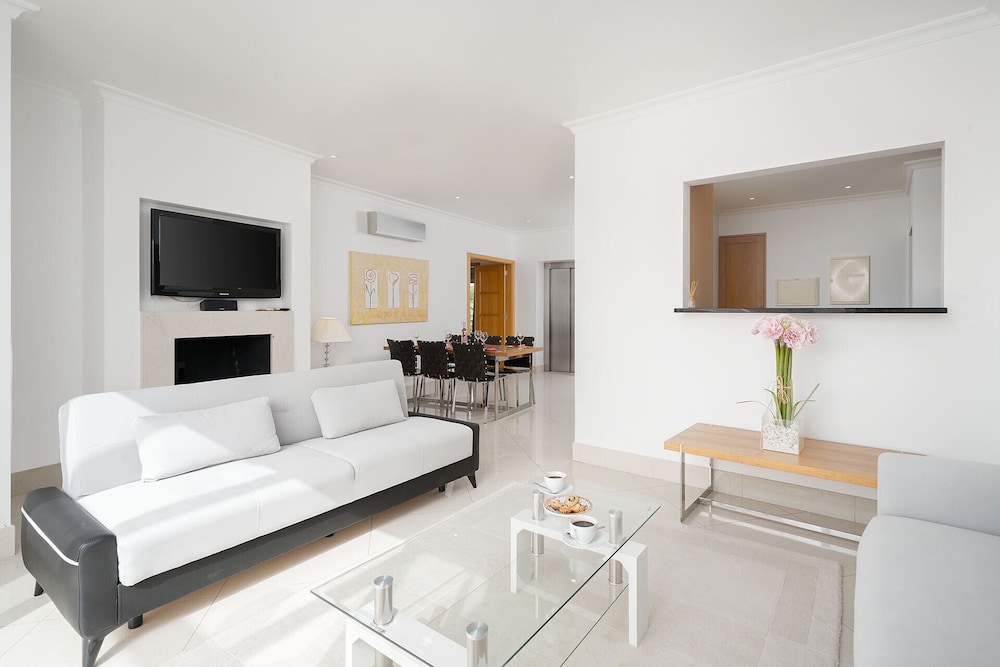 Vilamoura Garden Apartment by Homing