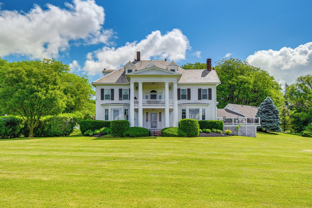 Geneva Vacation Rental w/ Vineyard & Lake Views!