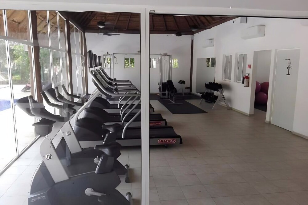 Beautiful Hoestel Near Cancun Beaches With Comfort and Security Guaranteed!