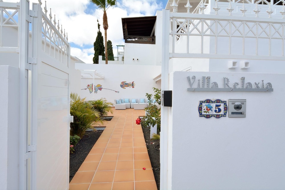 3bed Villa- Pool, Outdoor Dining Terrace, Sea View