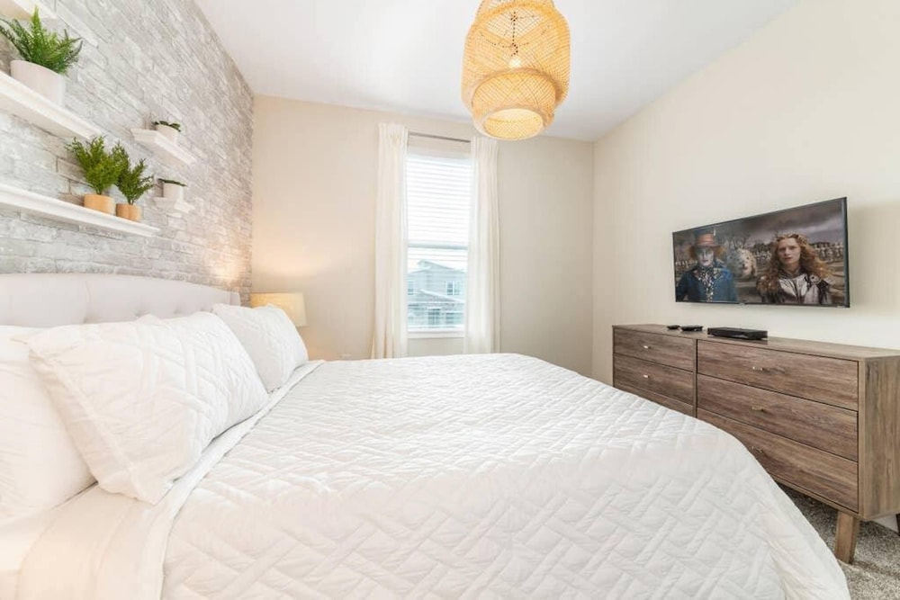 Super Cozy- Sleeps 22 w Pool Amenities Pass