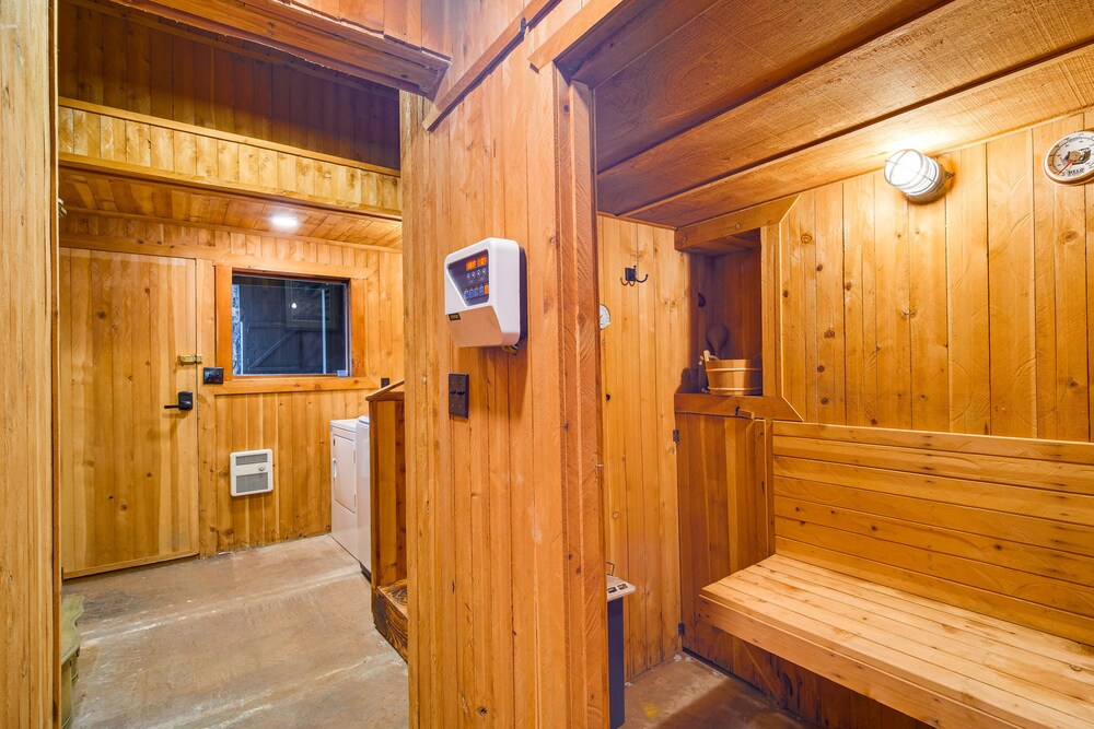 Klamath Falls Cabin w/ Private Sauna & Fire Pit! view 3
