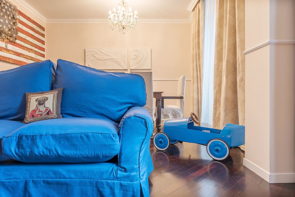 Mazzini Stylish 6 Pax Apartment