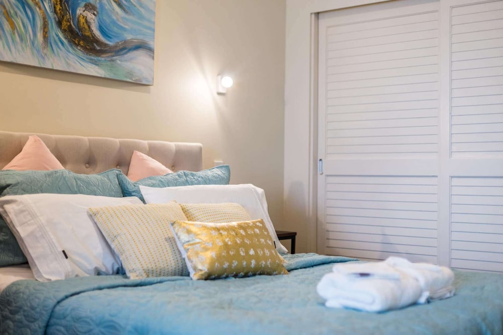 Waterfront Seaview Apt Hotel-1