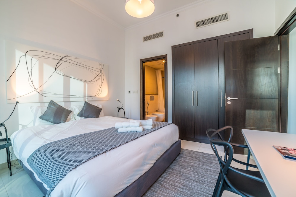 Dream Inn Dubai Bay Central