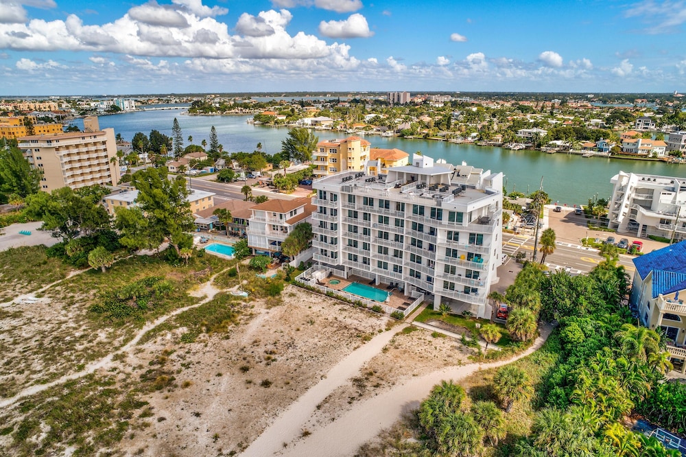 Oceana 203 West