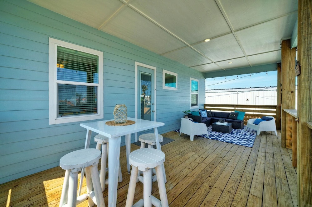 Whatabeach by Avantstay Private Pool Cabana Bar