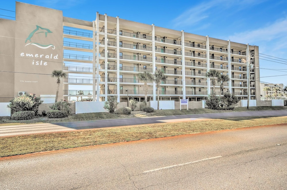 Emerald Isle 208