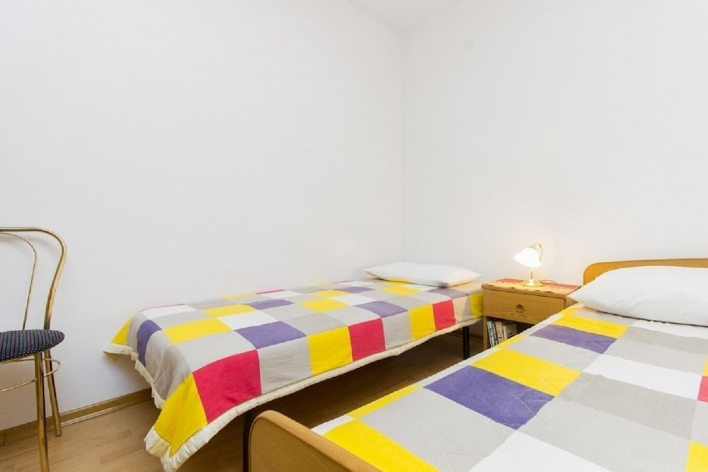 Milans - 25m From the Beach - A3 view 5