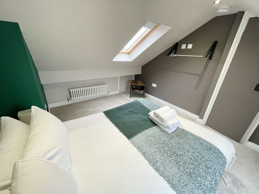 Homely and Modern Maisonette in Vibrant Bristol view 4