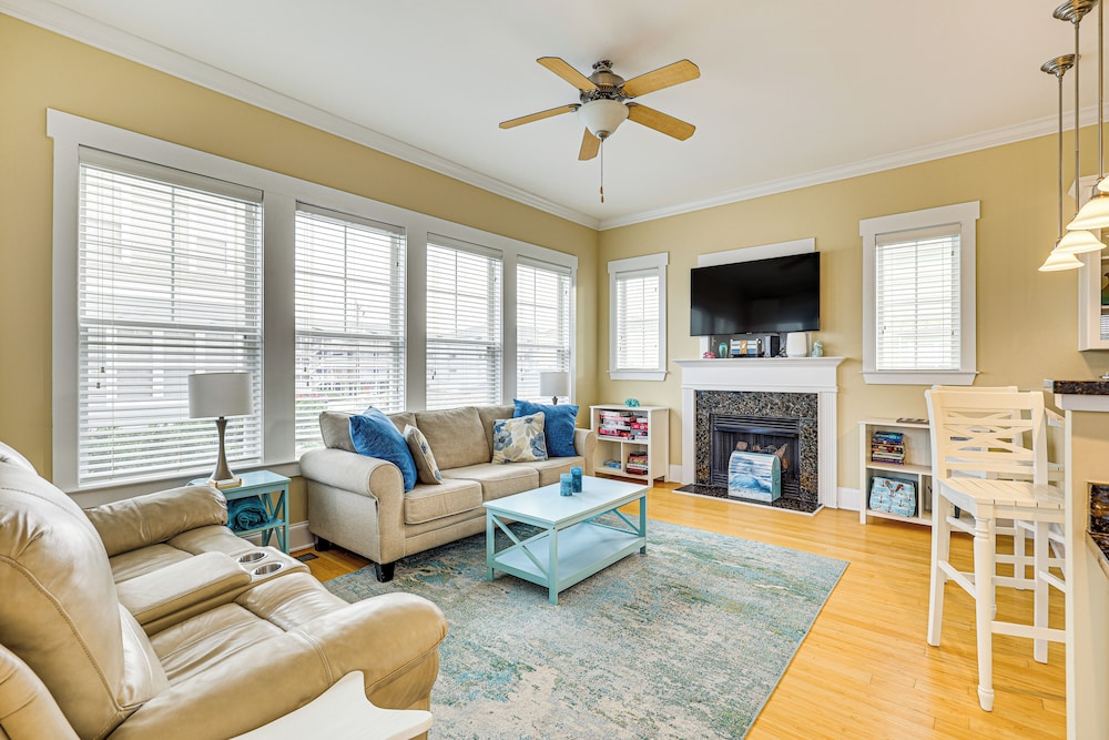 Walk to Beach: Coastal Carolina Home w/ Decks!