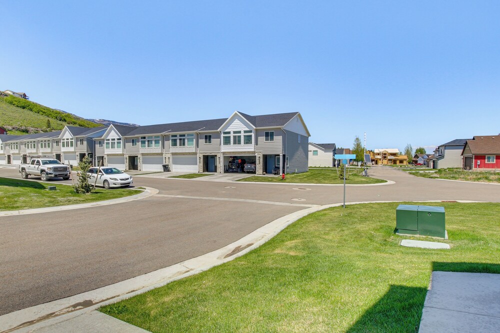 Walk to Marina & Lake: Spacious Garden City Gem!