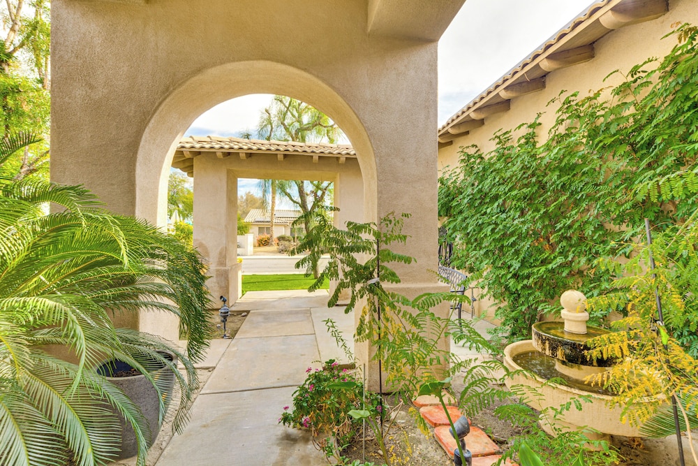 Family Friendly: Spacious Oasis in Palm Desert!