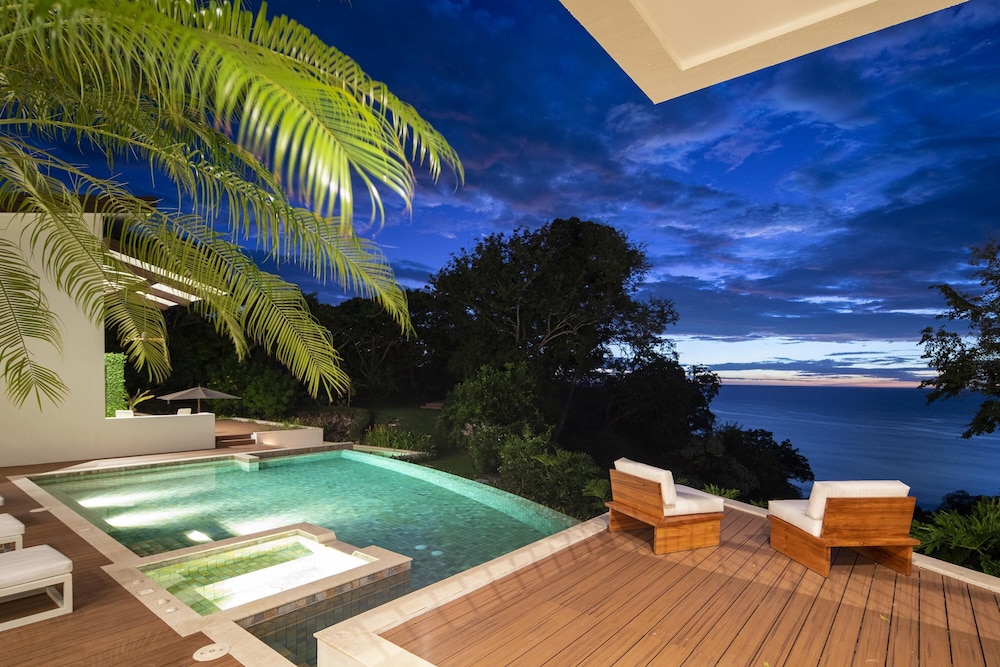 Villa Belvedere Pacific Sunsets 2 Private Pools