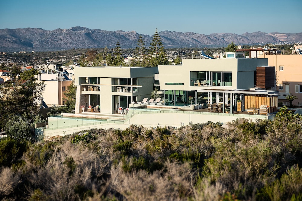 Villa Charlotte by CuraVillas Collection