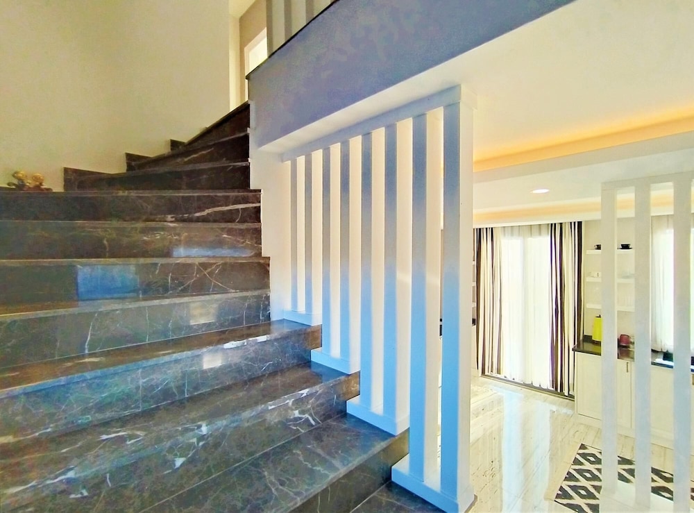 3 Br Apertment in Aksu