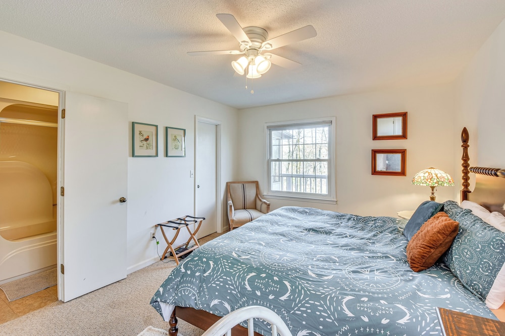 Lakefront Gem w/ Games in Westminster!