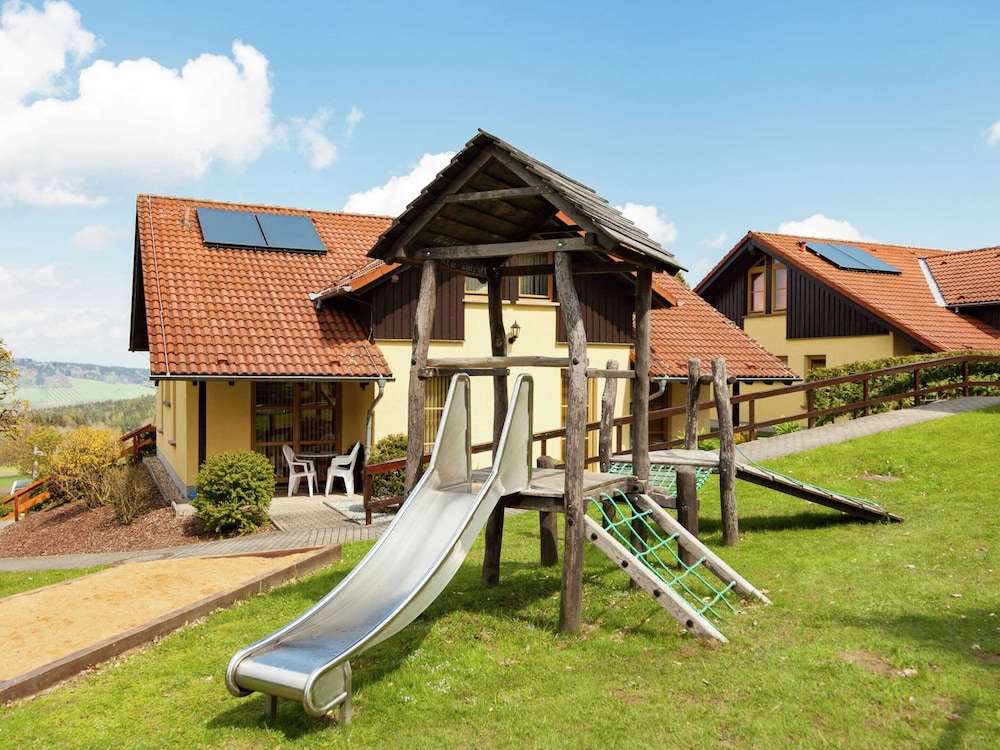 Vacation Home With Terrace in Schirgiswalde