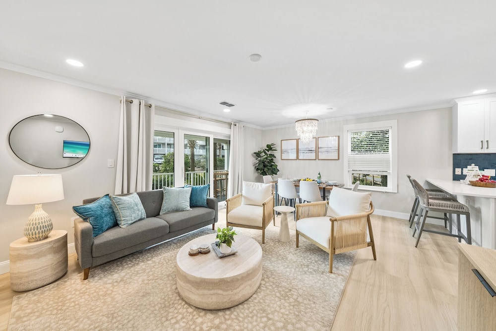 Beachside Villas 811