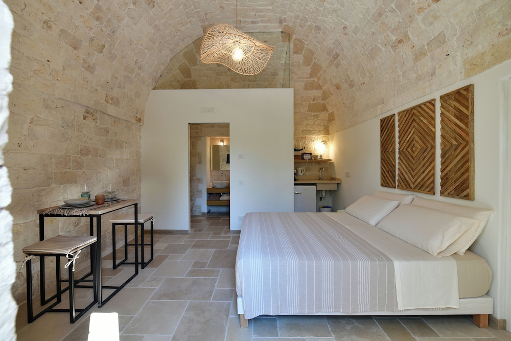 Lamarossa Trulli & Suites