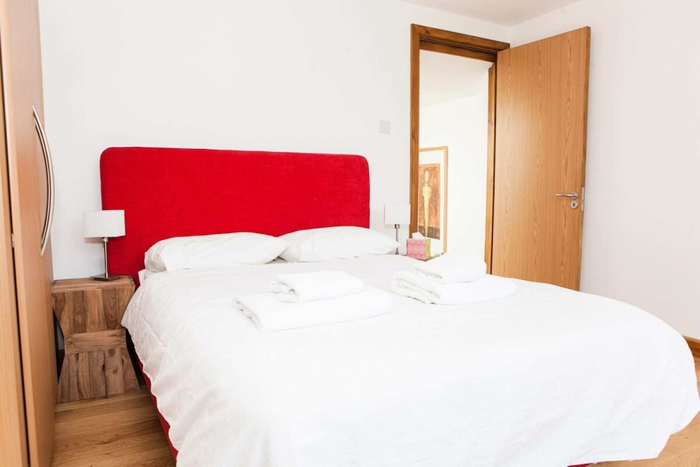 4 Bedroom Flat near London Eye
