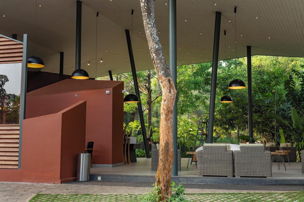 Vyna Hillock Resort and Spa