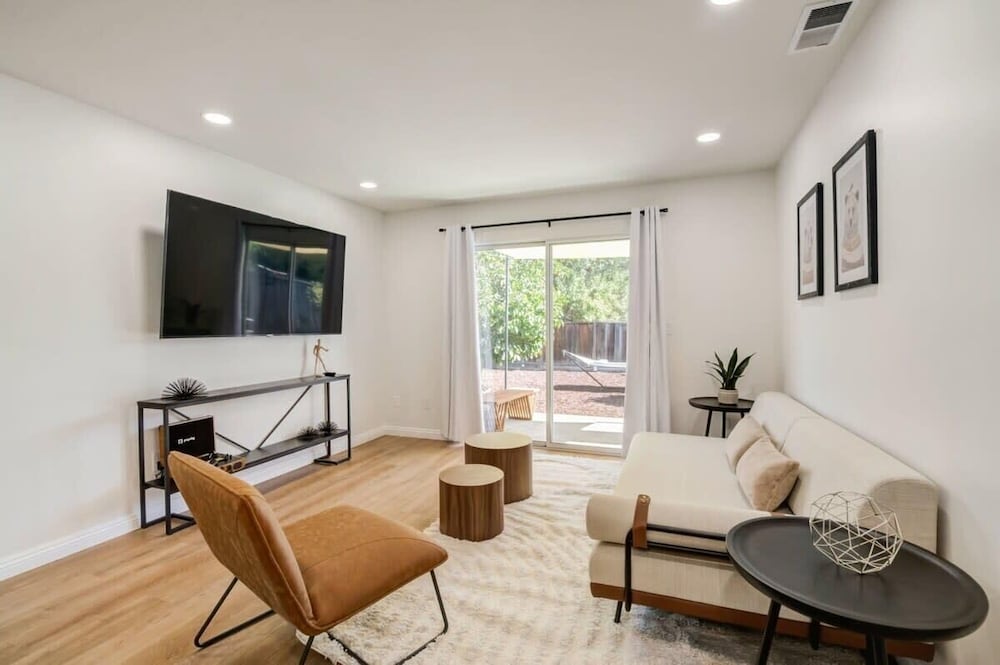 @ Marbella Lane - Stylish Cozy4br in Siliconvalley