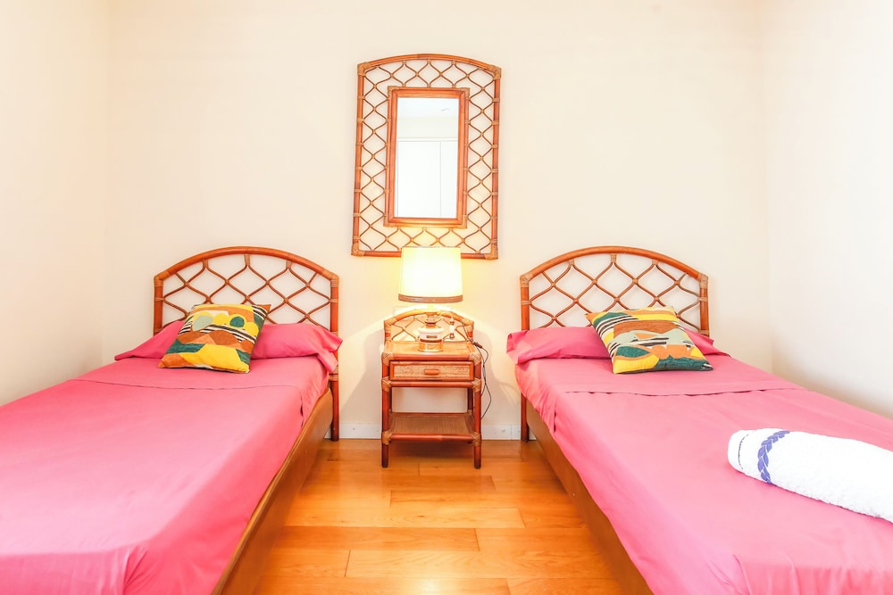 Just 10 Minutes From Sitges, House With Private Garden and Pool-