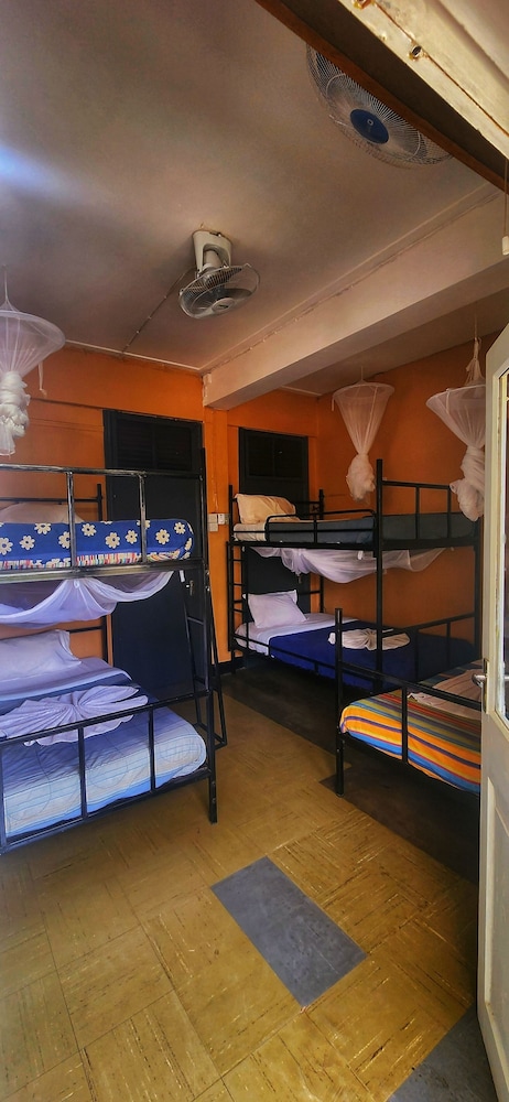 WE TRAVEL HOSTEL