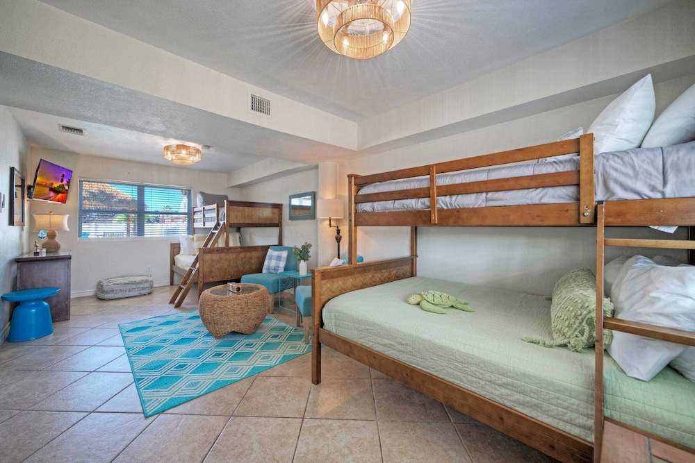 Seaglass Landing Private Pool, Cabana, & Near Port Aransas Beaches