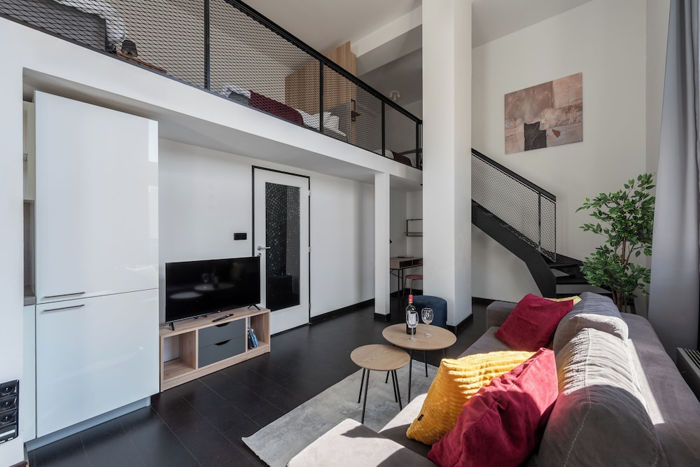 Apart loft hotel in Karlin