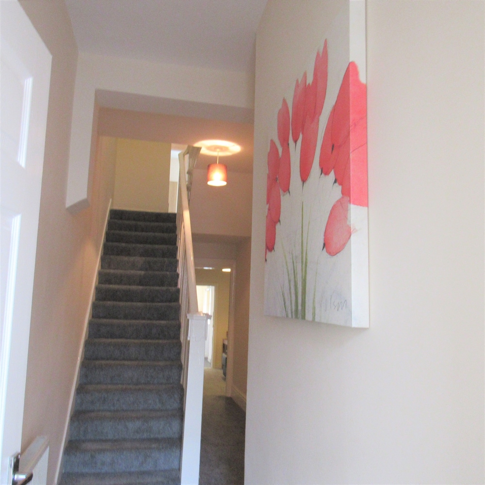 Spacious Apartment Heaton view 2