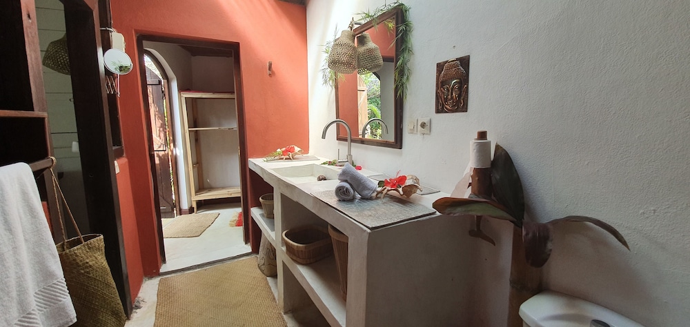 Ravoraha Ecolodge