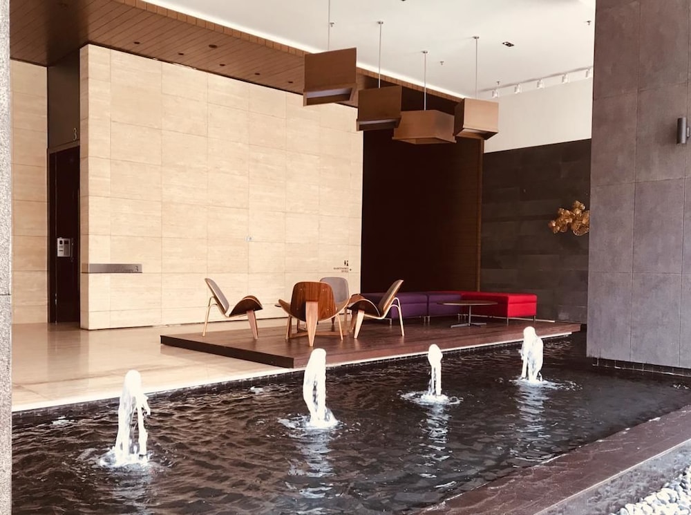 7Stonez Anggun Suites
