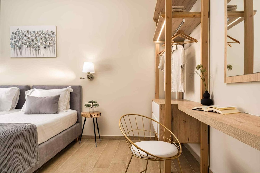 Pietra Cave Suite With Private Pool
