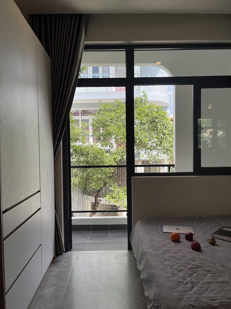 Unite StayCation Le Van Sy