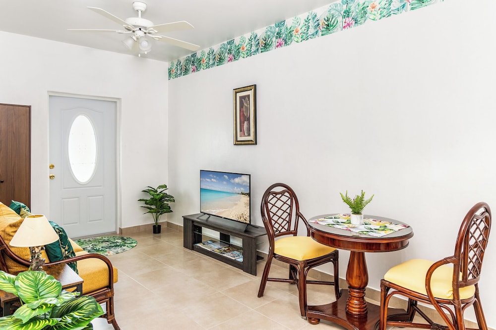 Chalk Sound Jungle Oasis Apartments