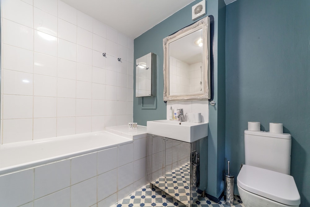 Mezzanine 3-bed In Central London