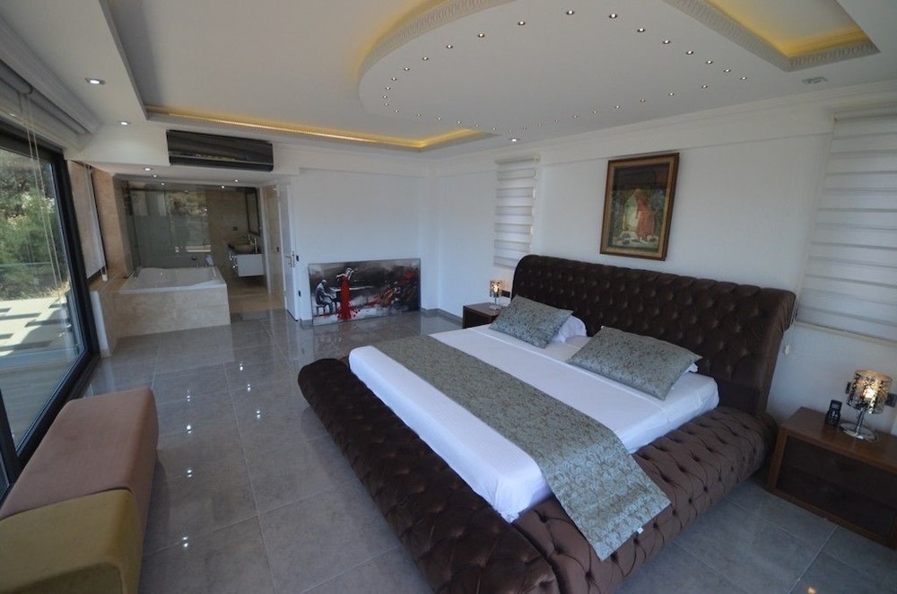 Villa Yali 2 by Villalarim