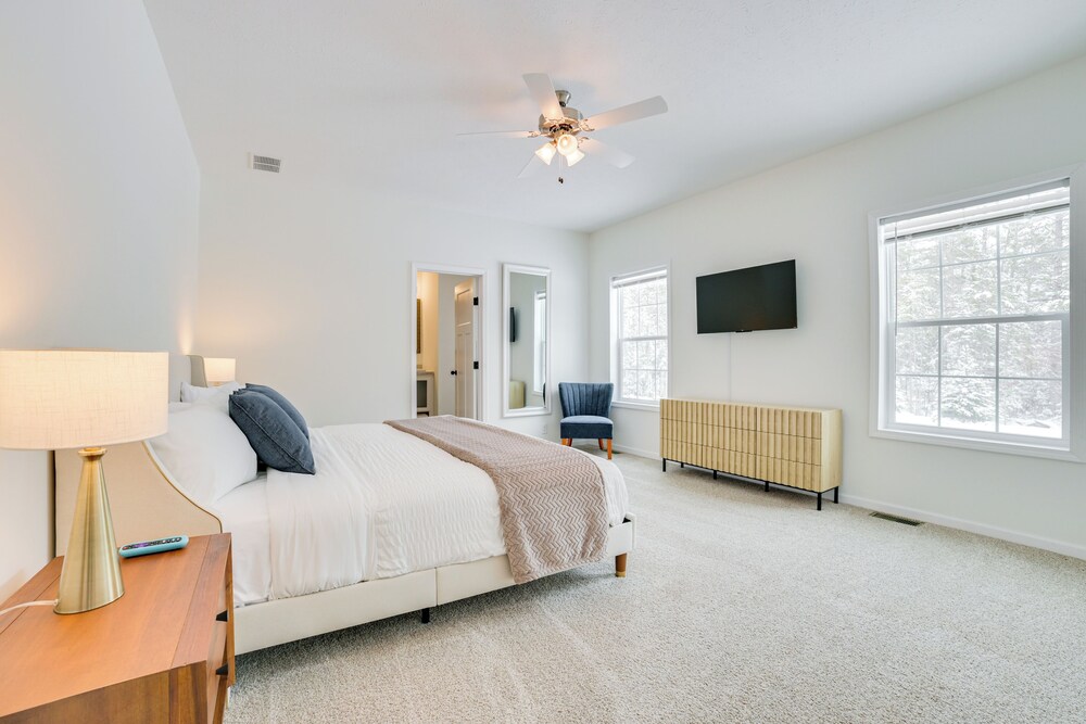 Walk to Beach: Modern Retreat in Presque Isle!