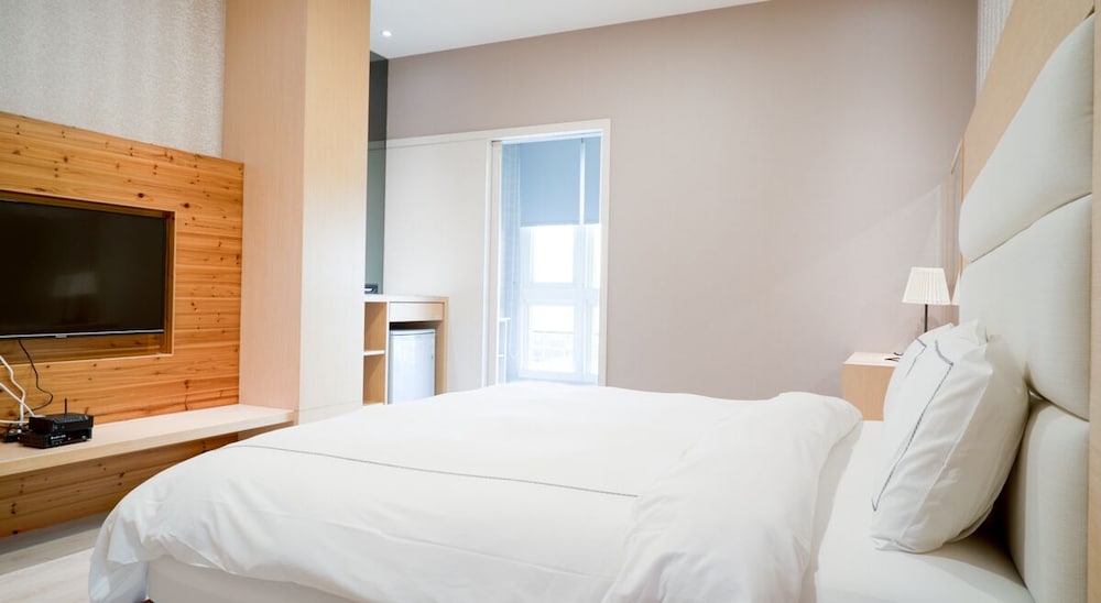 Ting-Feng B&B