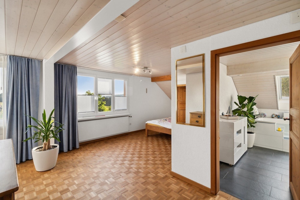VK Zürich Airport Homestay Villa Bänikon